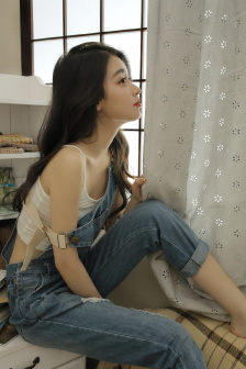 男人吃奶摸下挵进去是什么感觉